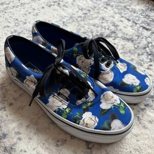 Vans Era Romantic Floral Canvas Low Top Blue White Roses Sneakers